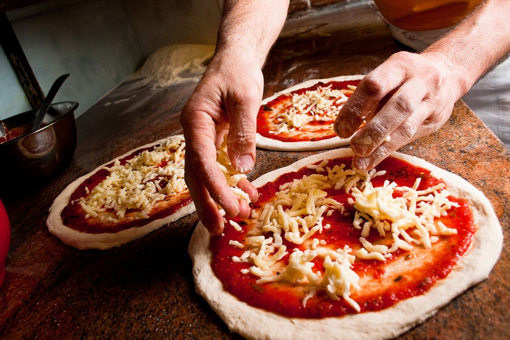 making_italian_pasta_or_pizza_2